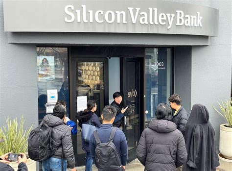 Feds backstop all deposits of failed Silicon Valley Bank, second Bay Area bank plunges